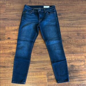 ⭐️EUC Pistola Dark Blue Jeans